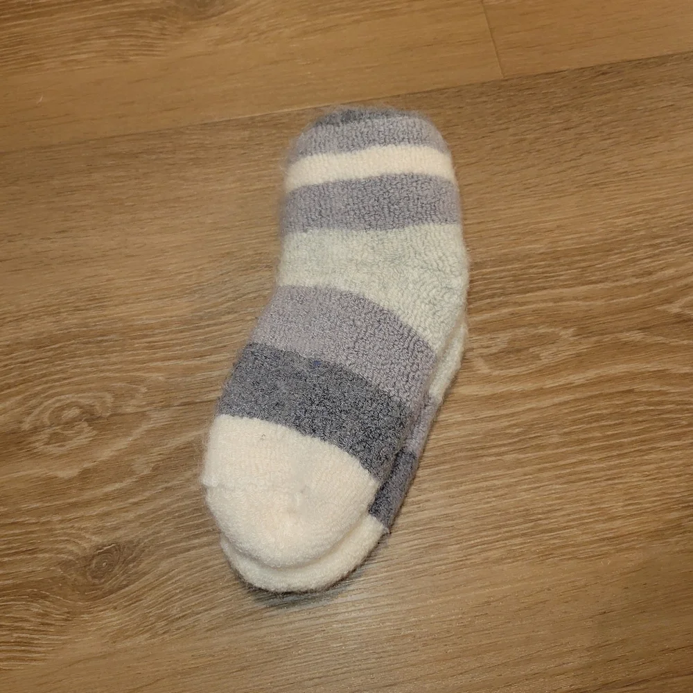 Lemon Collections Fuzzy Womens Socks New Gray Cozy OS